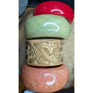 Bracelet Lot – Textured Resin & Carved Wood – Sculptural Boho Stack